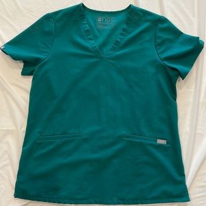 Figs Casma Scrub Top in hunter green